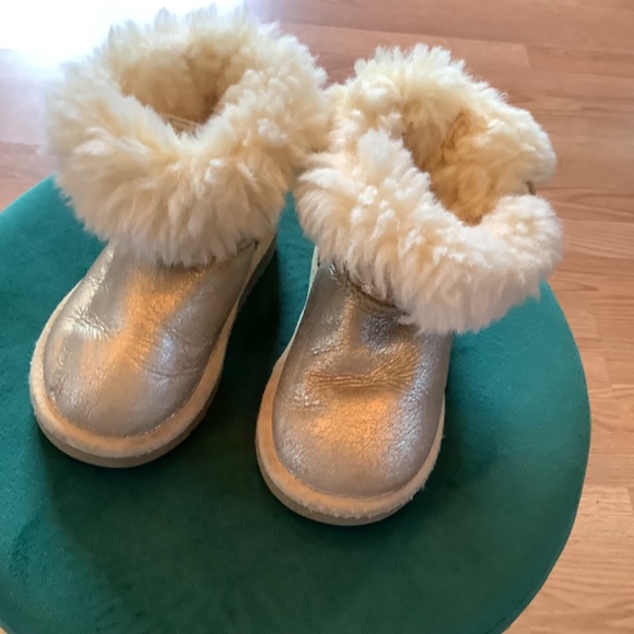 Ugg Boots - Picture 5 of 8